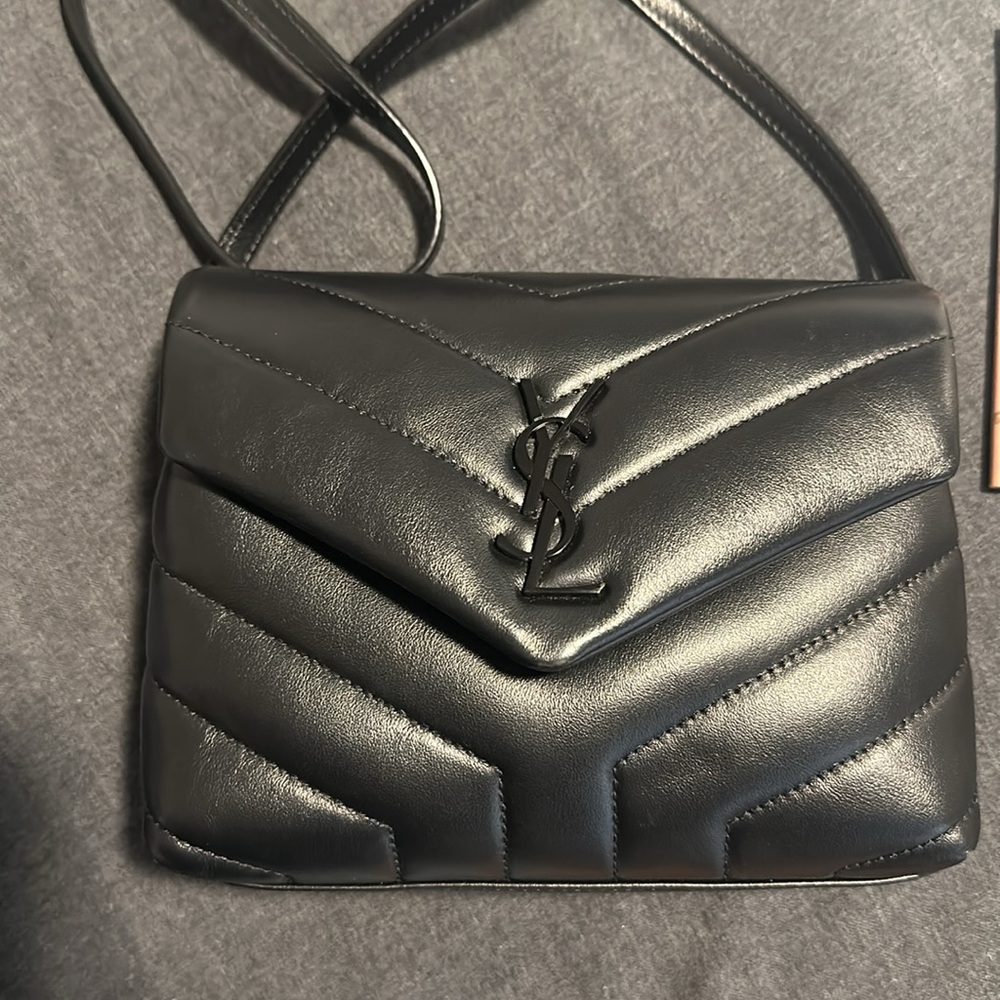 SAINT LAURENT
Loulou Toy quilted leather shoulder bag - Picture 5 of 11